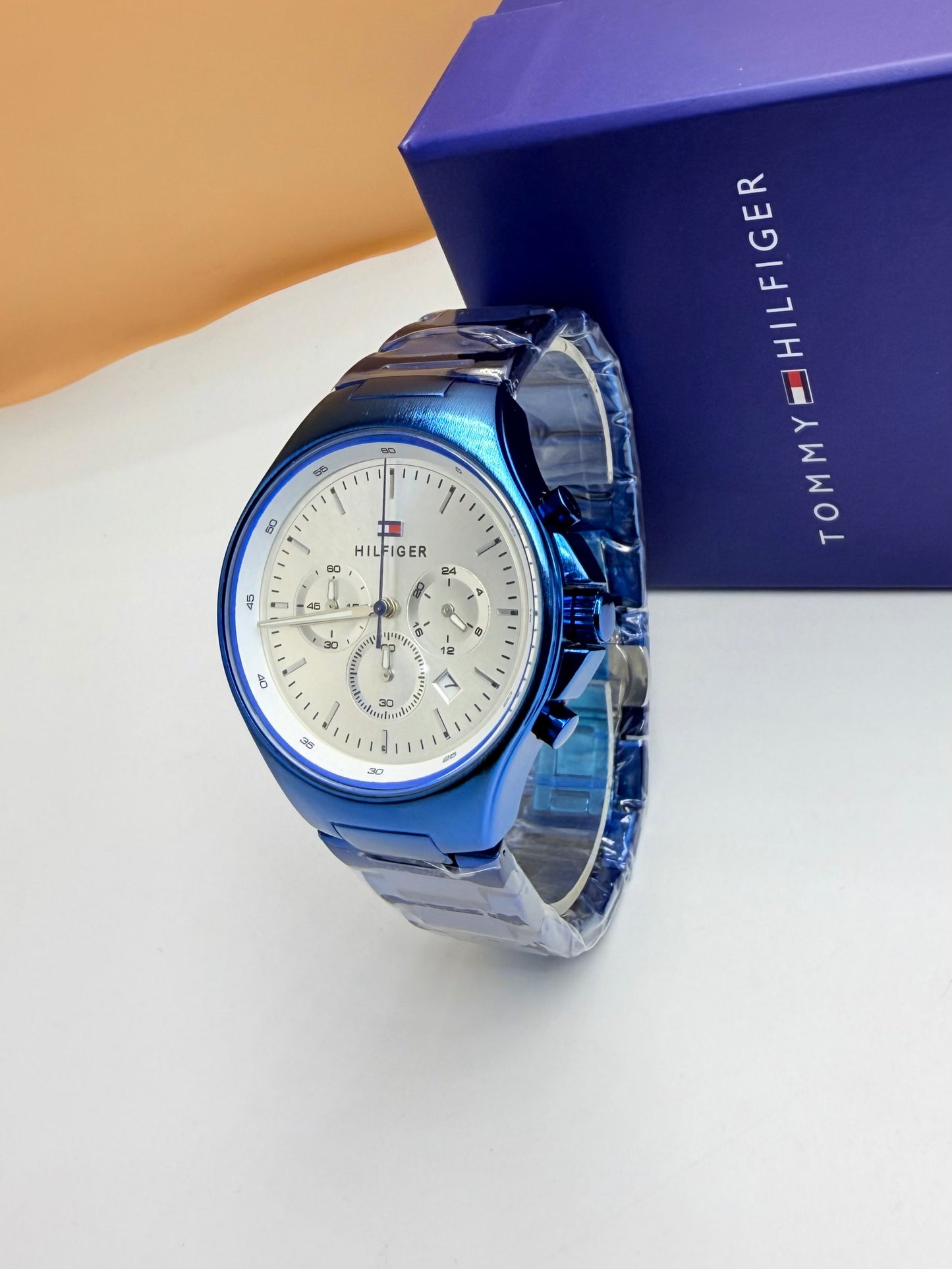 TOMMY HILFIGER