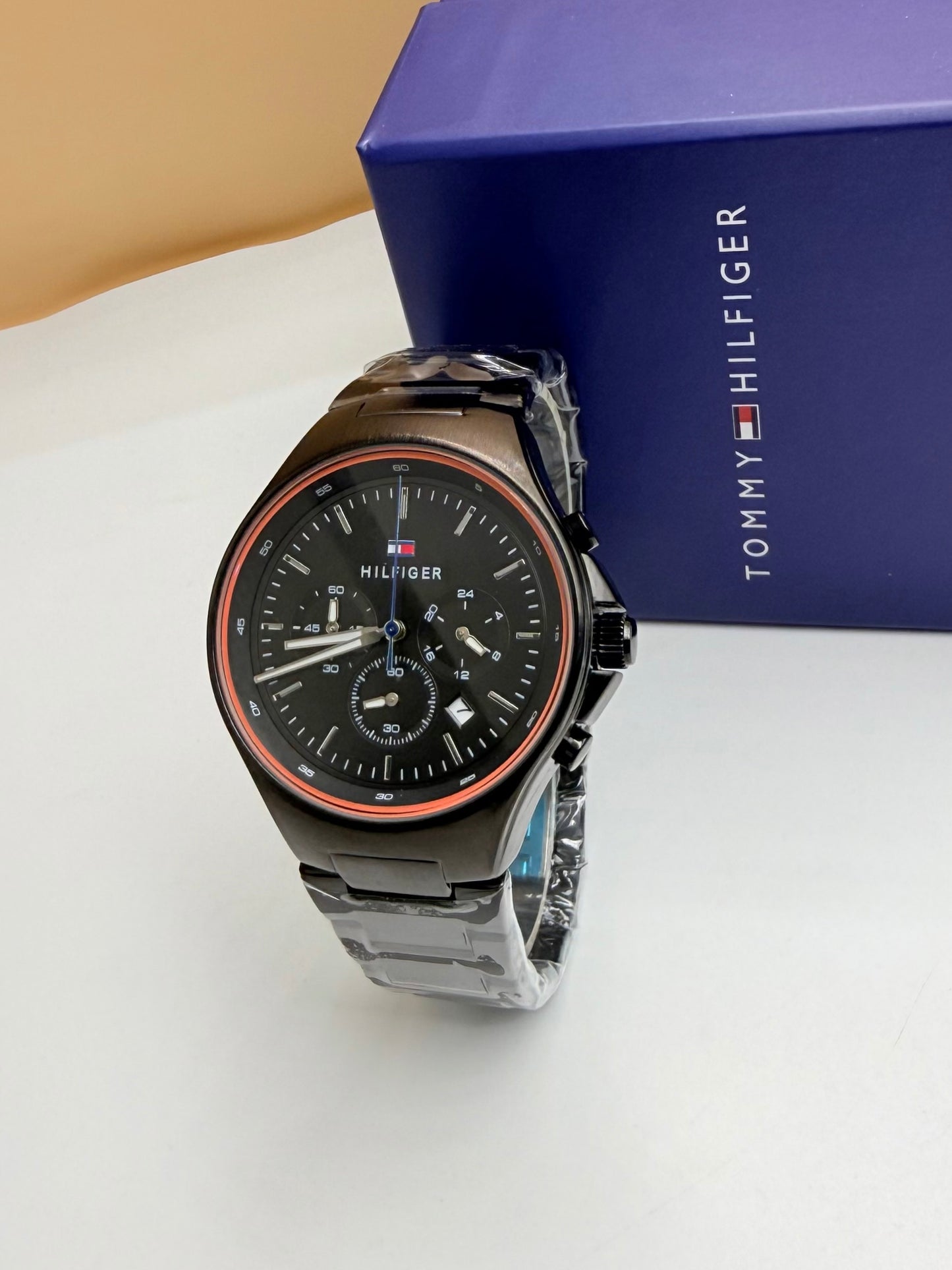 TOMMY HILFIGER