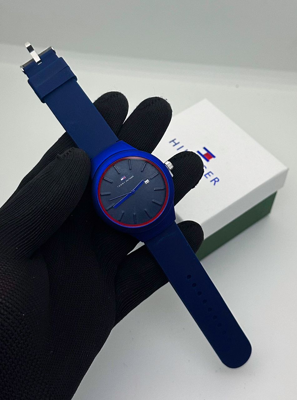 TOMMY Hilfiger 2 montres a 10000 livraison Abidjan 1500