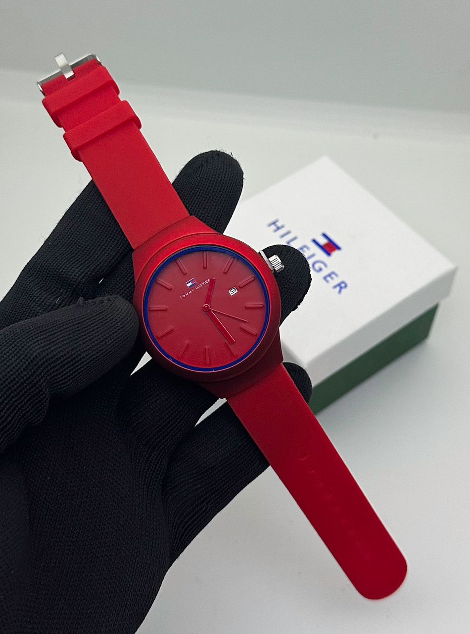 TOMMY Hilfiger 2 montres a 10000 livraison Abidjan 1500